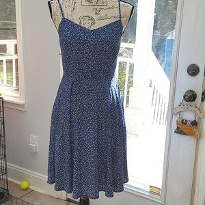 Medium size sleeveless dress